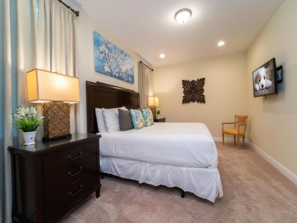 Beautiful 6 Bedroom Home with Game Room