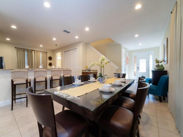 Beautiful 6 Bedroom Home with Game Room