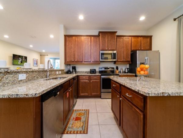 Beautiful 6 Bedroom Home with Game Room