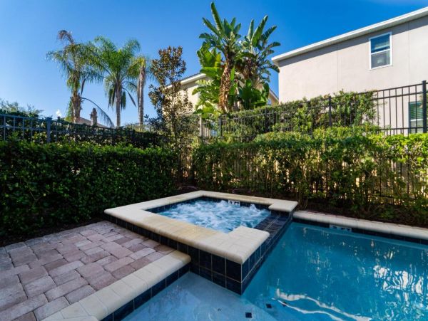 Beautiful 6 Bedroom Home with Game Room