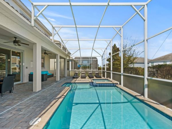 Gorgeous 6 Bedroom Home with Private & Communal Pools