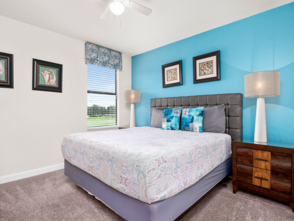 Great 8 Bedroom Family Home with Pool/Spa Only 12 Mi to Disney World