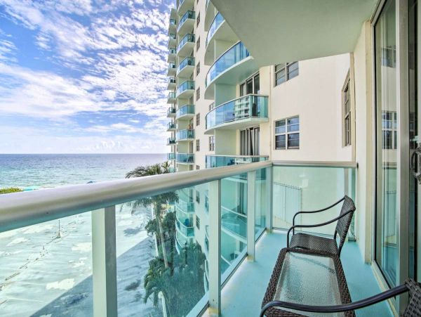 Unwind in Paradise Premier Vacation Rental in Hollywood