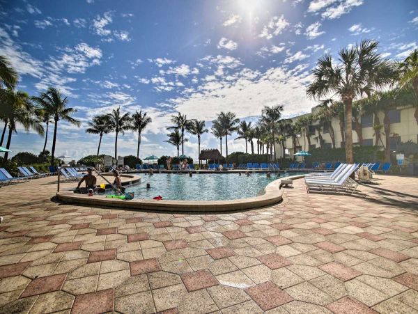 Unwind in Paradise Premier Vacation Rental in Hollywood