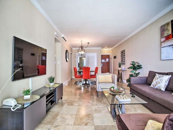 Unwind in Paradise Premier Vacation Rental in Hollywood