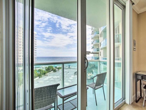 Unwind in Paradise Premier Vacation Rental in Hollywood