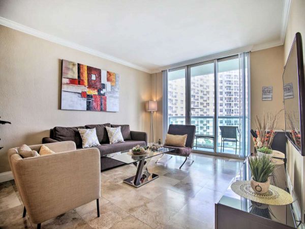 Unwind in Paradise Premier Vacation Rental in Hollywood