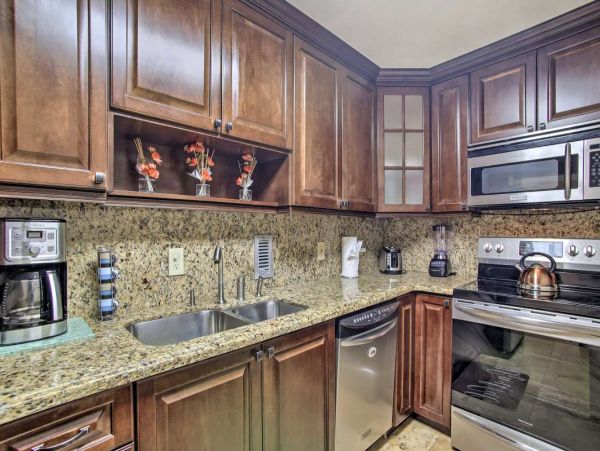 Unwind in Paradise Premier Vacation Rental in Hollywood