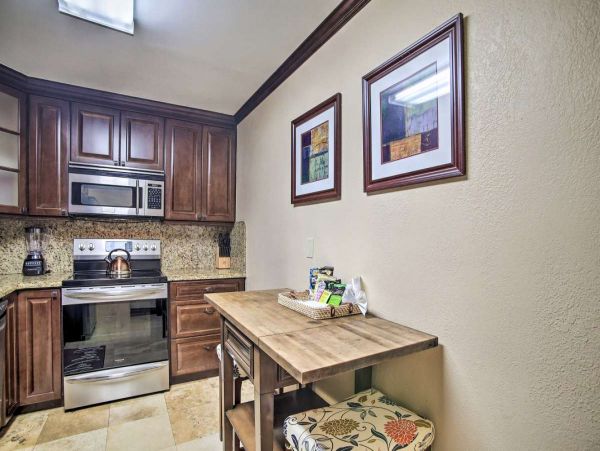 Unwind in Paradise Premier Vacation Rental in Hollywood