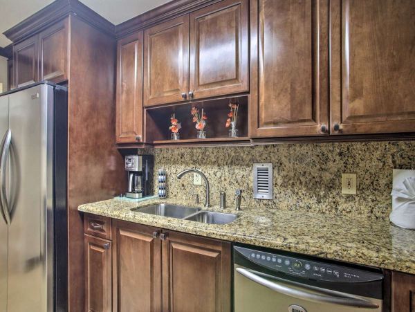 Unwind in Paradise Premier Vacation Rental in Hollywood