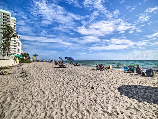 Unwind in Paradise Premier Vacation Rental in Hollywood