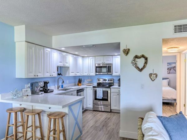 Lovely One Bedroom Condo in Fort Pierce Steps from Beach