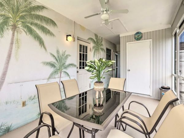 Charming 2 Bedroom Vacation Home in Jensen Beach Close to Beach