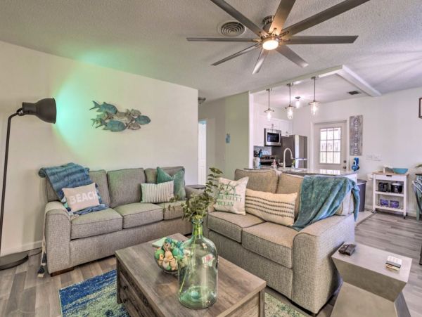 Charming 2 Bedroom Vacation Home in Jensen Beach Close to Beach