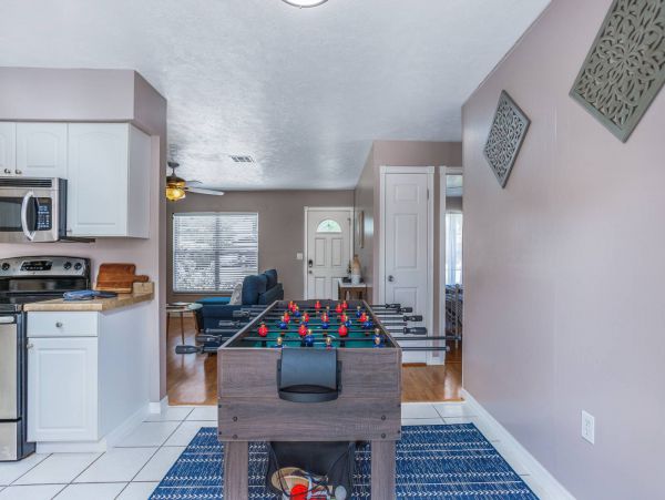 Beautiful Three Bedroom Vacation Home in Sarasota with Private Pool