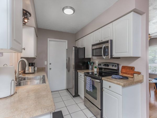 Beautiful Three Bedroom Vacation Home in Sarasota with Private Pool
