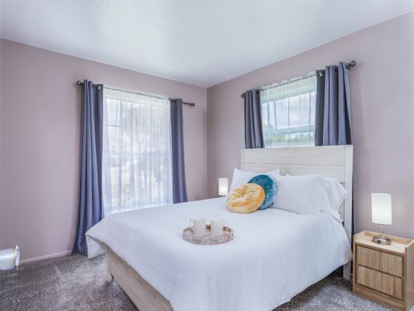 Beautiful Three Bedroom Vacation Home in Sarasota with Private Pool