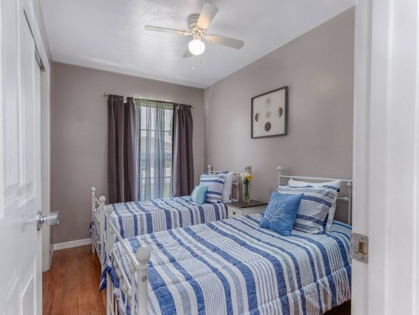 Beautiful Three Bedroom Vacation Home in Sarasota with Private Pool