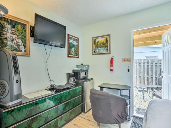 Peaceful Studio in Stuart Sleeps 2 Guests