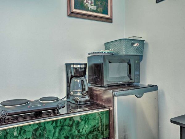 Peaceful Studio in Stuart Sleeps 2 Guests