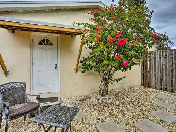 Peaceful Studio in Stuart Sleeps 2 Guests