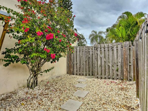 Peaceful Studio in Stuart Sleeps 2 Guests