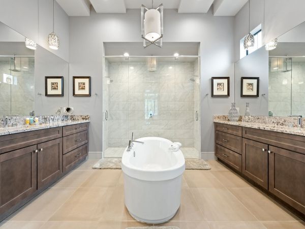 Luxury 9 Bedroom Pool Home with Movie Room