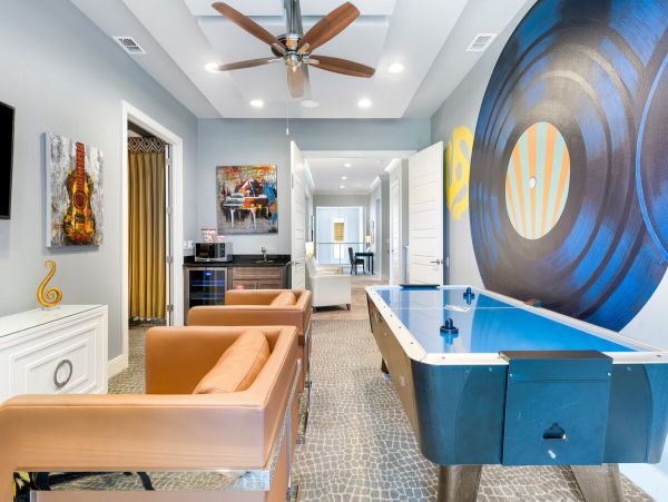 Luxury 9 Bedroom Pool Home with Movie Room