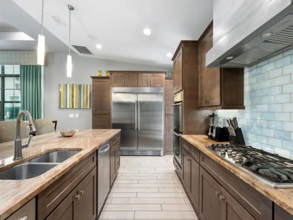 Luxury 9 Bedroom Pool Home with Movie Room