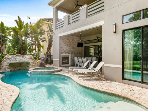 Luxury 9 Bedroom Pool Home with Movie Room