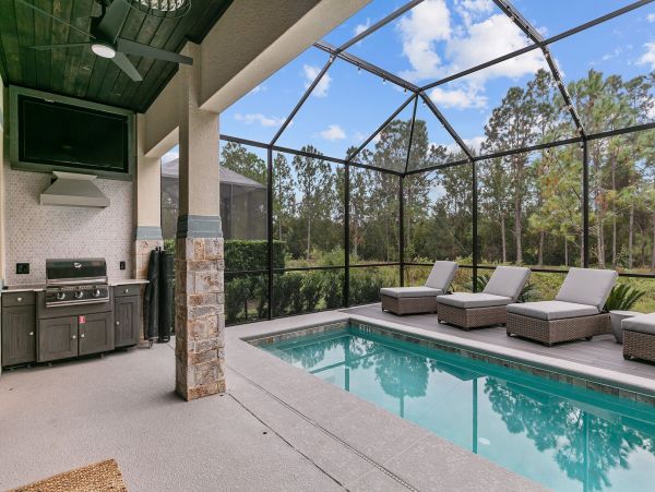 Exquisite 6-Bedroom Vacation Pool Home In Reunion - Lots of Family Fun!