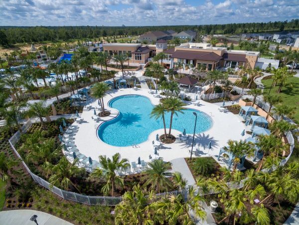 Gorgeous 9 Bedroom Home with Pool & Lagoon View