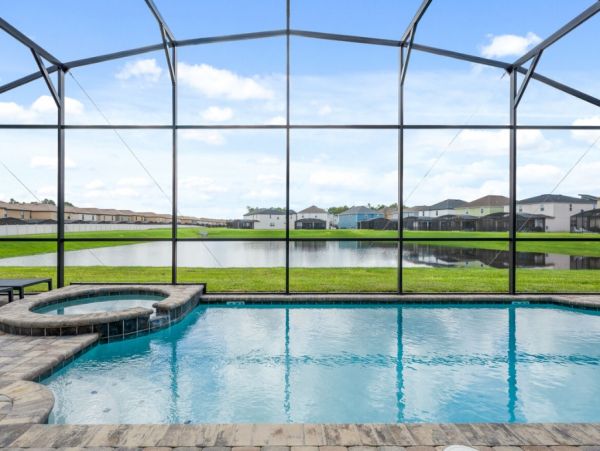 Gorgeous 9 Bedroom Home with Pool & Lagoon View