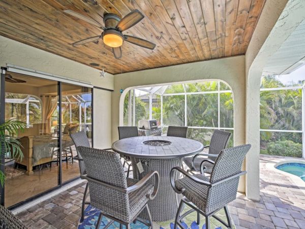 Canalfront 3 Bedroom Vacation Pool Home Sleeps 8 Guests