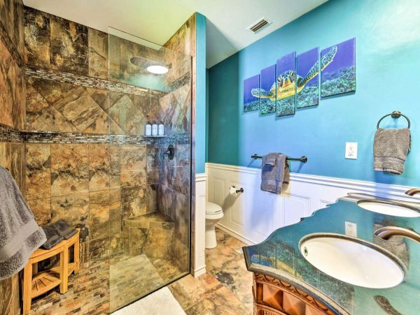 Canal Front Pool Home with 3 Bedrooms in Port Charlotte