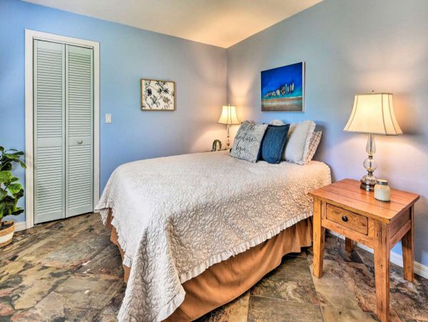 Canal Front Pool Home with 3 Bedrooms in Port Charlotte
