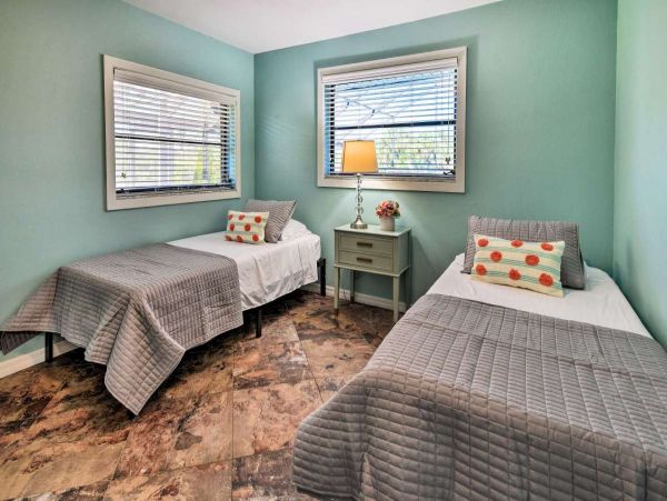 Canal Front Pool Home with 3 Bedrooms in Port Charlotte