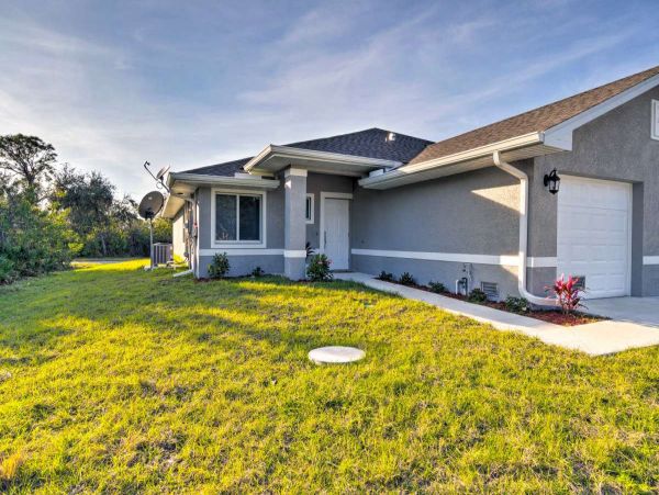Two Bedroom Vacation Rental Villa in Port Charlotte