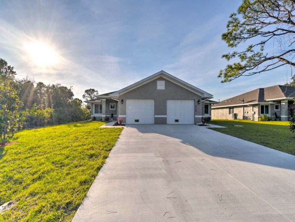 Two Bedroom Vacation Rental Villa in Port Charlotte