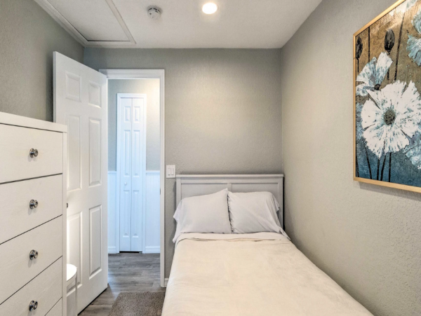 Englewood 4 Bedroom Bayfront Home