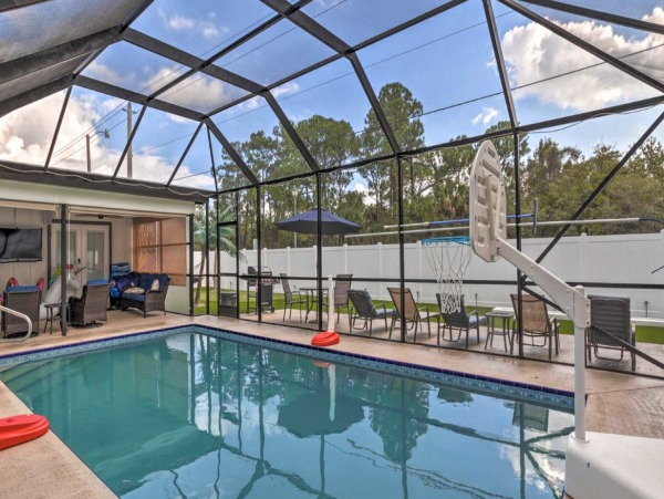 Charming 3 Bedroom Vacation Home with Private Pool
