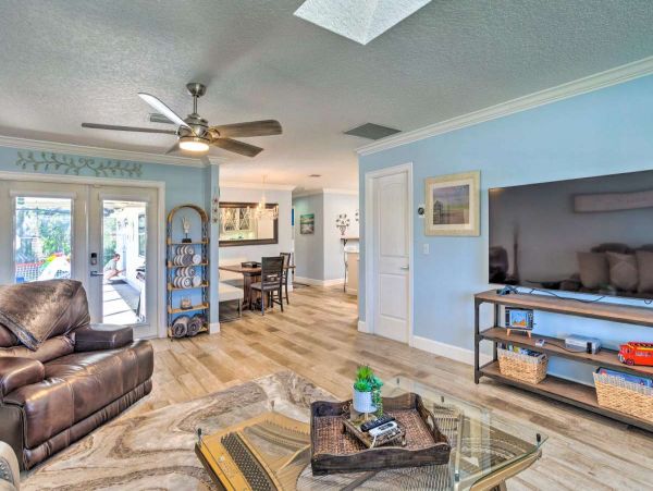 Charming 3 Bedroom Vacation Home with Private Pool