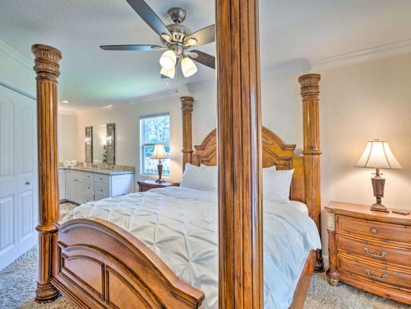 Charming 3 Bedroom Vacation Home with Private Pool