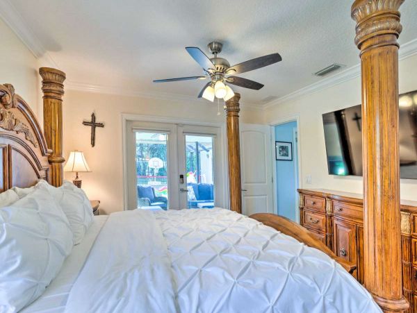 Charming 3 Bedroom Vacation Home with Private Pool