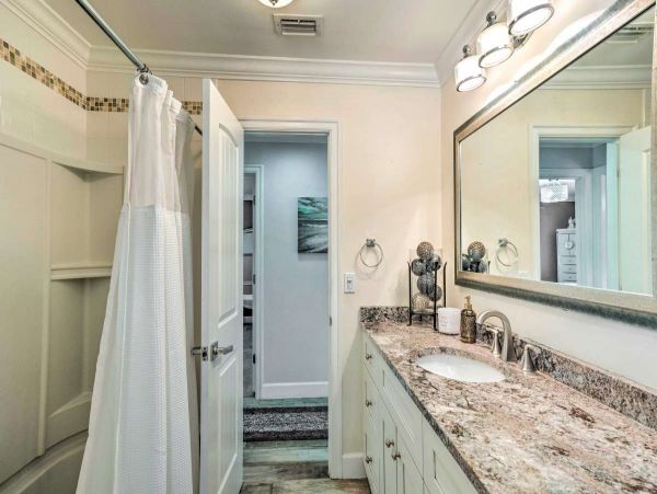 Charming 3 Bedroom Vacation Home with Private Pool