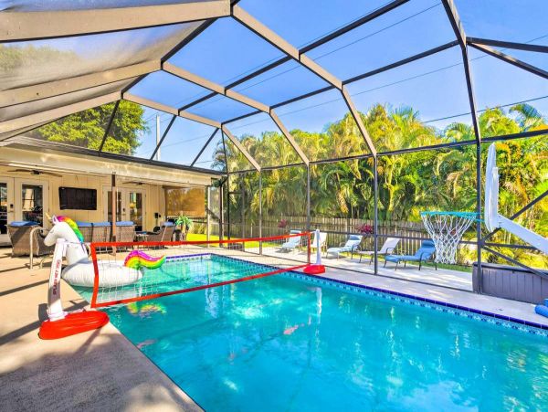 Charming 3 Bedroom Vacation Home with Private Pool