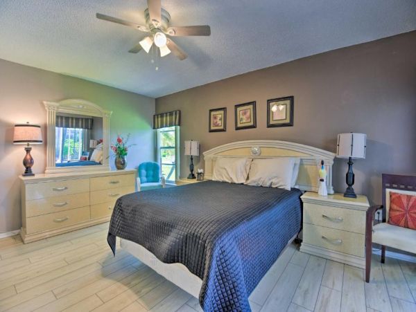 Sarasota Vacation Pool Home Three Bedroom