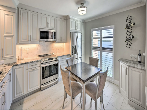 Superb Vacation Residence Bay Views Updated in Marco Island