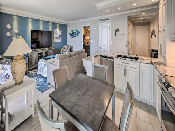 Superb Vacation Residence Bay Views Updated in Marco Island