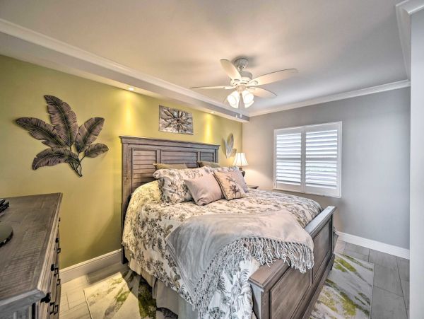 Superb Vacation Residence Bay Views Updated in Marco Island